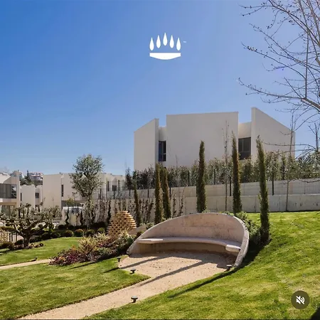 Valley Luxury *